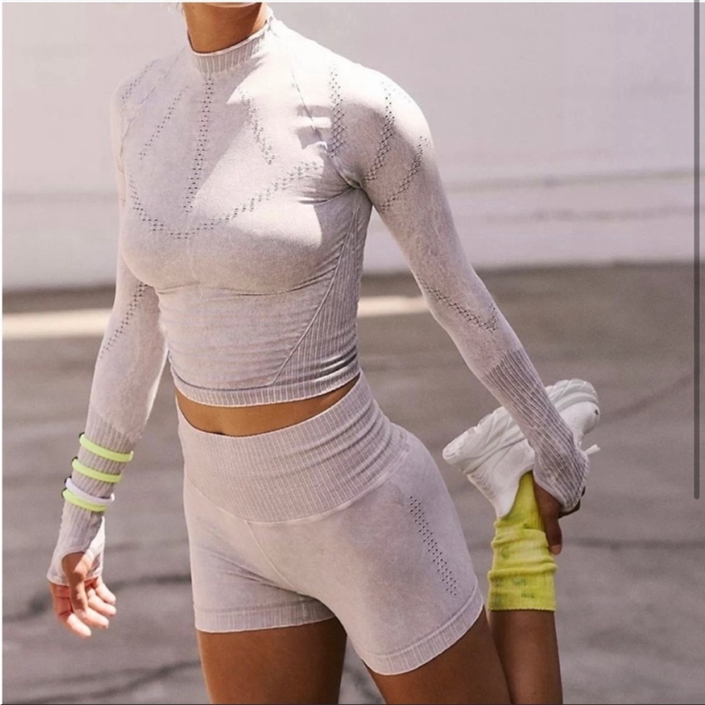 Free people movement karma NWOT  skylar grey long-sleeve shirt